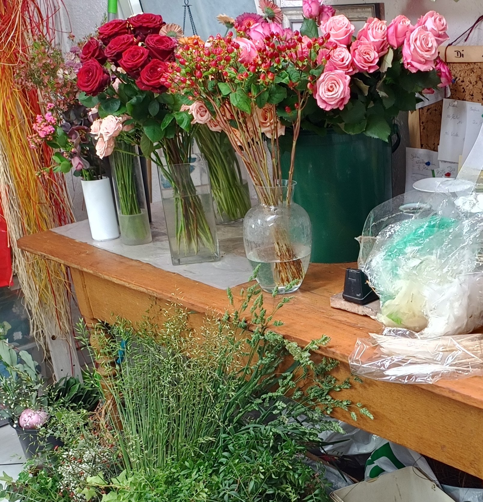 Dekorative Vase mit Blumen